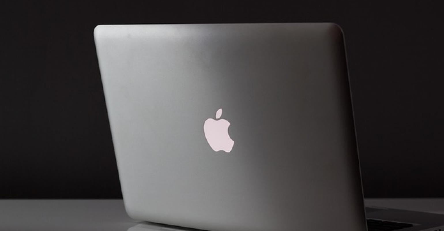 Káº¿t quáº£ hÃ¬nh áº£nh cho More Airlines Restrict MacBook Pros in Checked Luggage images